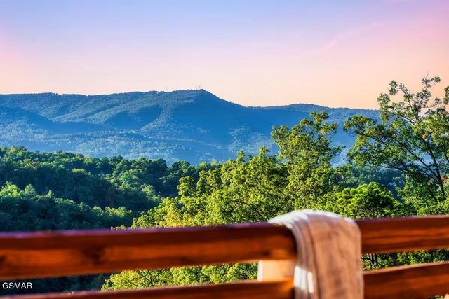 2313 Boulder Way, Sevierville, TN 37862