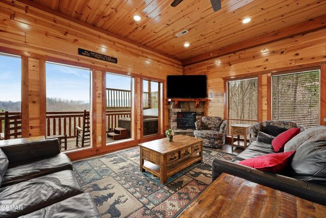 2313 Boulder Way, Sevierville, TN 37862