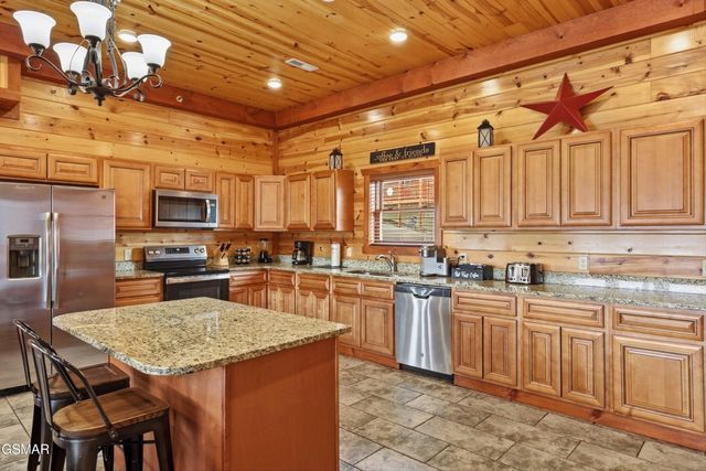 2313 Boulder Way, Sevierville, TN 37862