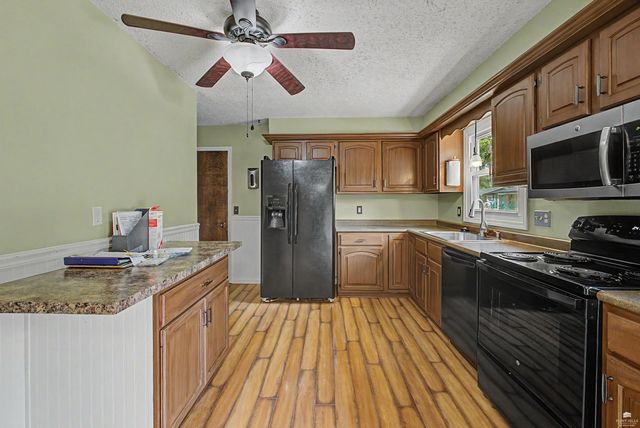 1900 Dogwood Drive, Manhattan, KS 66502