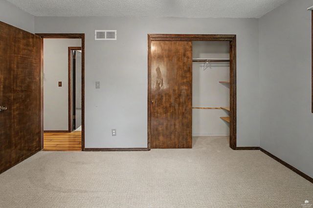 1900 Dogwood Drive, Manhattan, KS 66502