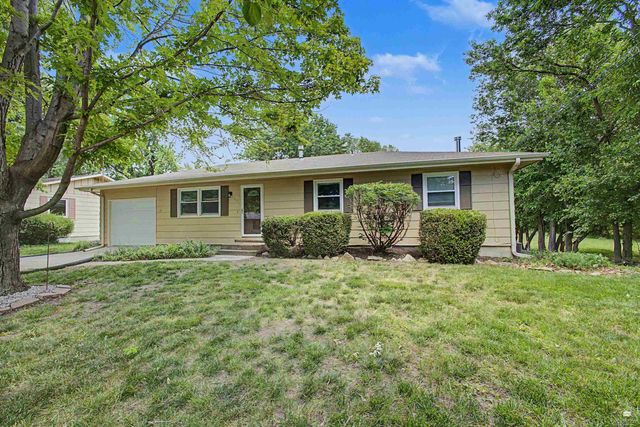 1900 Dogwood Drive, Manhattan, KS 66502
