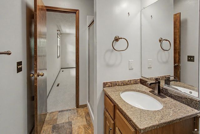 1900 Dogwood Drive, Manhattan, KS 66502