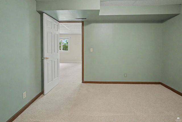1900 Dogwood Drive, Manhattan, KS 66502