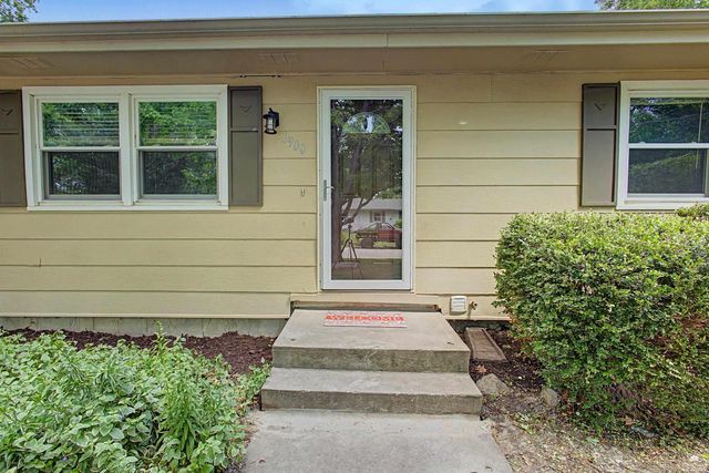 1900 Dogwood Drive, Manhattan, KS 66502