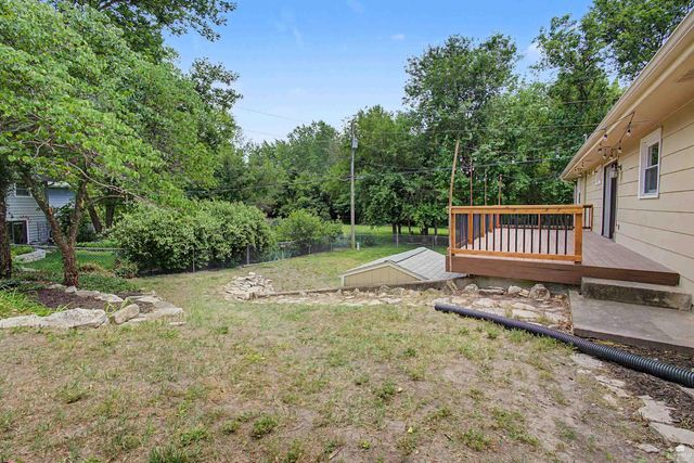 1900 Dogwood Drive, Manhattan, KS 66502