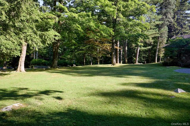 55 Mountain Farm Road, Tuxedo Park, NY 10987