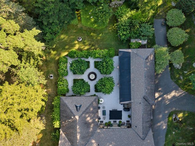 55 Mountain Farm Road, Tuxedo Park, NY 10987