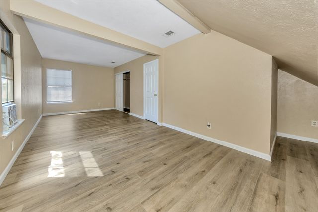 6832 Younger Drive, The Colony, TX 75056