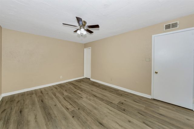 6832 Younger Drive, The Colony, TX 75056