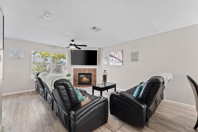 9881 Youpon Ridge Way, Conroe, TX 77385