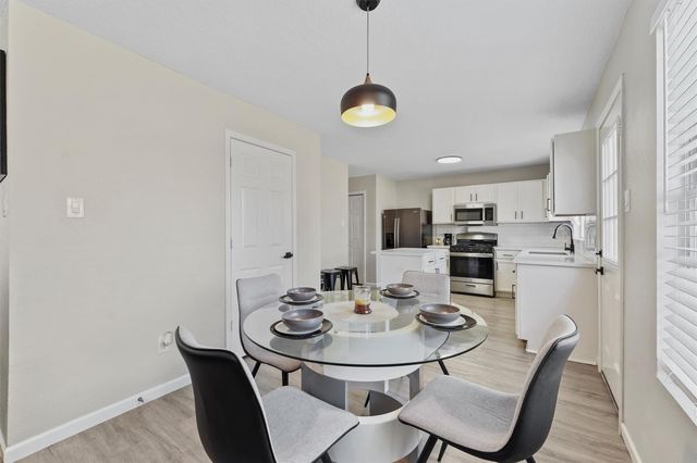 9881 Youpon Ridge Way, Conroe, TX 77385