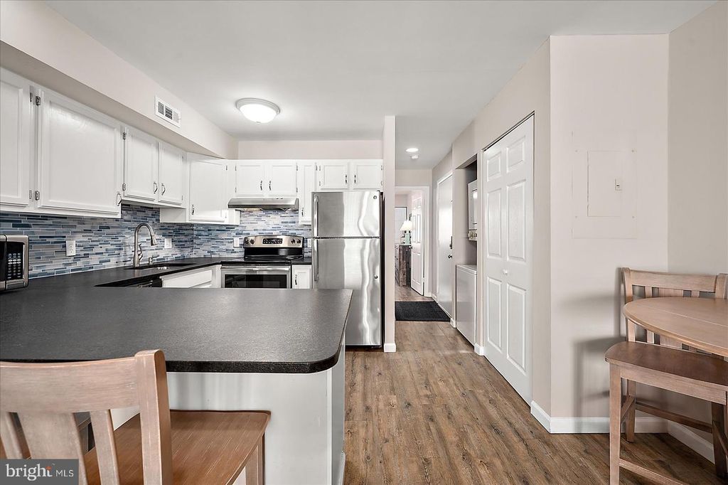 Image 10 of property listing at 12300 JAMAICA AVE #207, Ocean City, MD 21842
