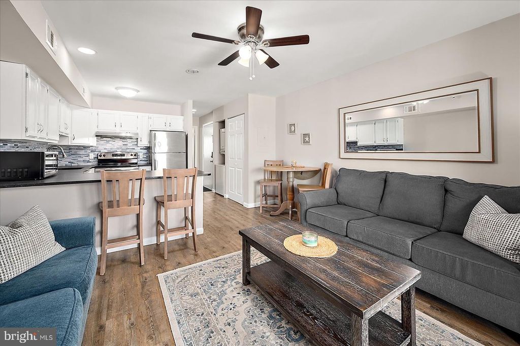 Image 11 of property listing at 12300 JAMAICA AVE #207, Ocean City, MD 21842
