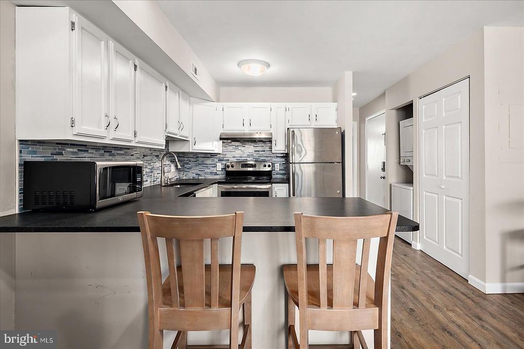 Image 9 of property listing at 12300 JAMAICA AVE #207, Ocean City, MD 21842