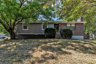 3101 S 1st Street, Blue Springs, MO 64014