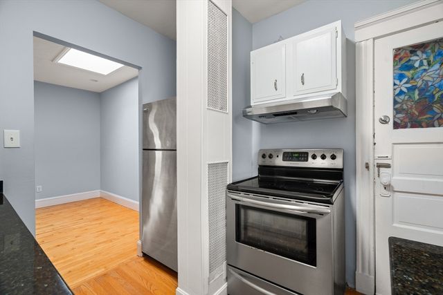 61 Garfield St 14, Cambridge, MA 02138