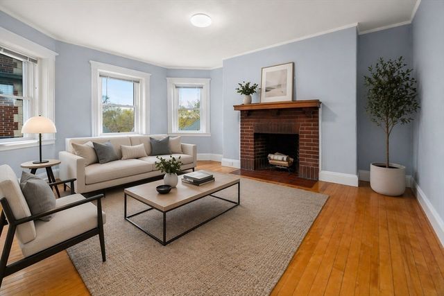 61 Garfield St 14, Cambridge, MA 02138