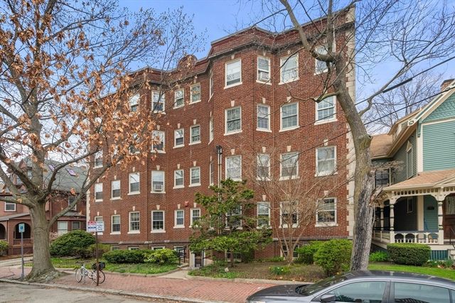 61 Garfield St 14, Cambridge, MA 02138