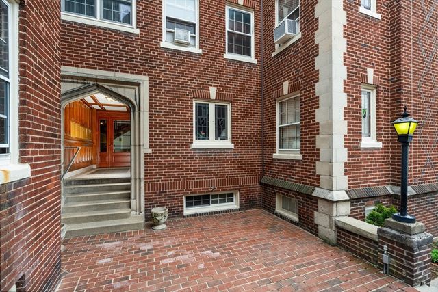 61 Garfield St 14, Cambridge, MA 02138