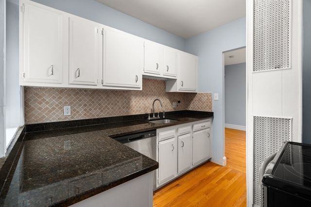 61 Garfield St 14, Cambridge, MA 02138