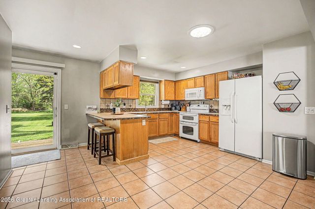 4537 Weswilmar Drive, Holt, MI 48842