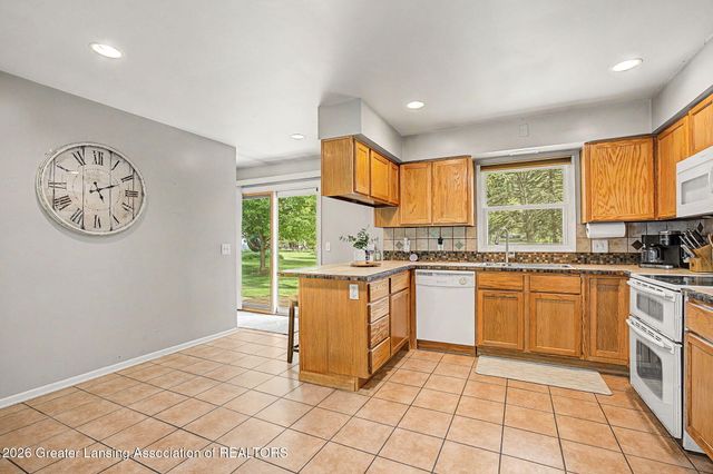 4537 Weswilmar Drive, Holt, MI 48842