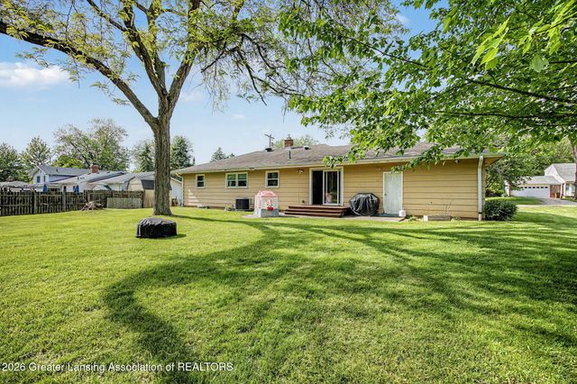 4537 Weswilmar Drive, Holt, MI 48842