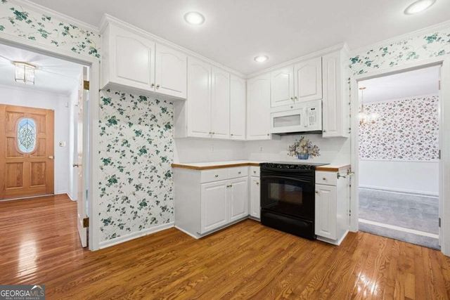 2051 Hemlock Trail, Snellville, GA 30078