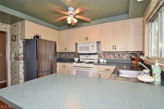 2965 Macbeth Drive, Rocky River, OH 44116