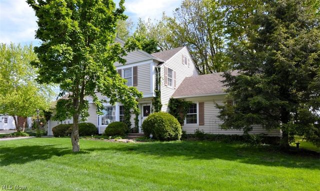 2965 Macbeth Drive, Rocky River, OH 44116