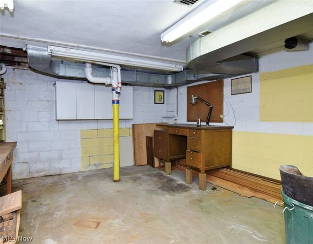 2965 Macbeth Drive, Rocky River, OH 44116