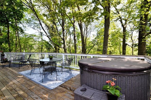 2965 Macbeth Drive, Rocky River, OH 44116
