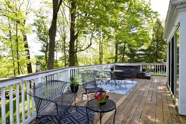2965 Macbeth Drive, Rocky River, OH 44116