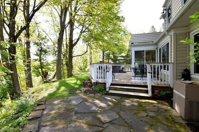 2965 Macbeth Drive, Rocky River, OH 44116