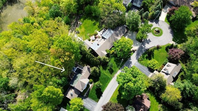 2965 Macbeth Drive, Rocky River, OH 44116