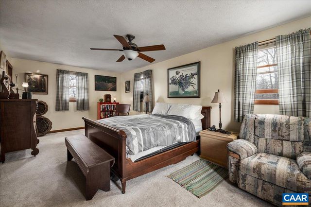 406 RACCOON DR, Winchester, VA 22602