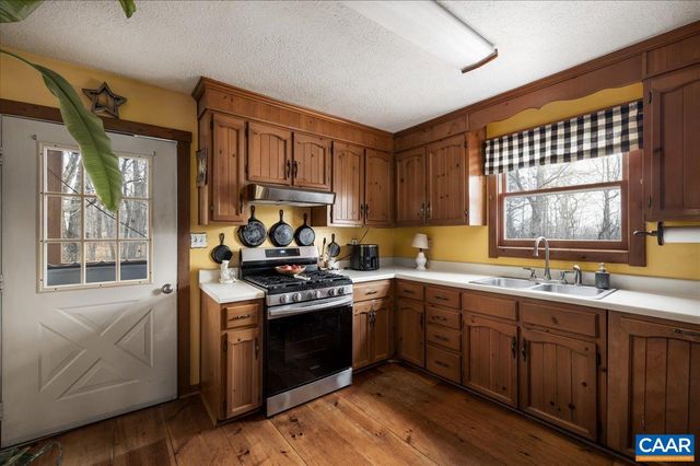 406 RACCOON DR, Winchester, VA 22602