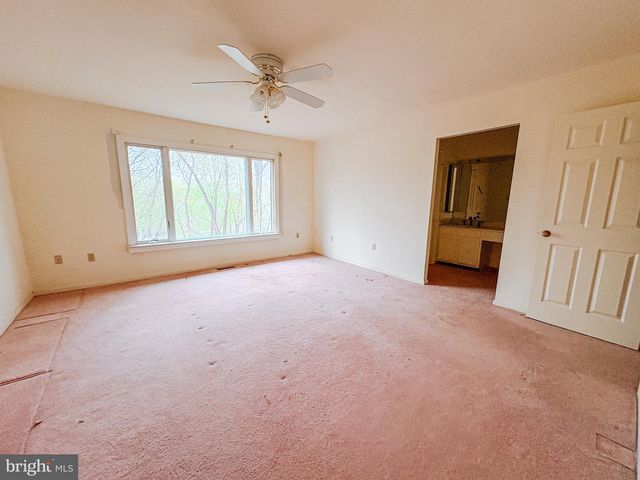 2568 TREE HOUSE DR, Woodbridge, VA 22192