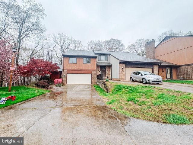 2568 TREE HOUSE DR, Woodbridge, VA 22192