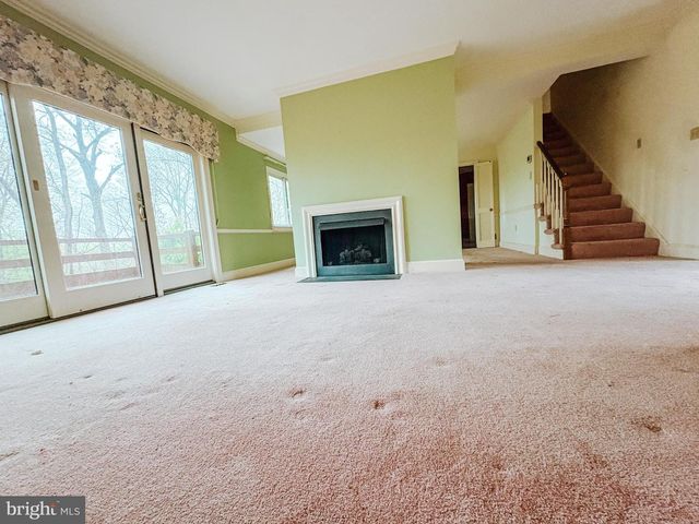 2568 TREE HOUSE DR, Woodbridge, VA 22192