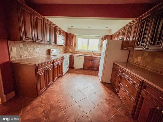 2568 TREE HOUSE DR, Woodbridge, VA 22192