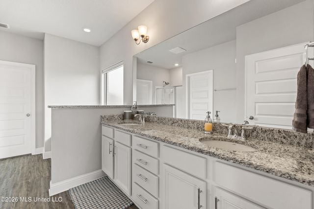 2350 W Clairmont Drive, Semmes, AL 36575