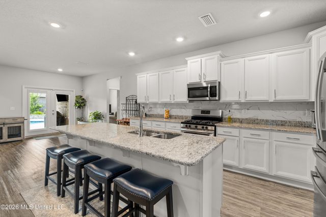 2350 W Clairmont Drive, Semmes, AL 36575