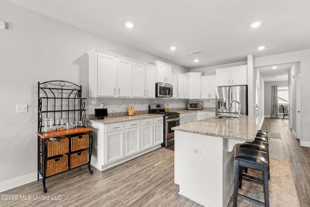 2350 W Clairmont Drive, Semmes, AL 36575