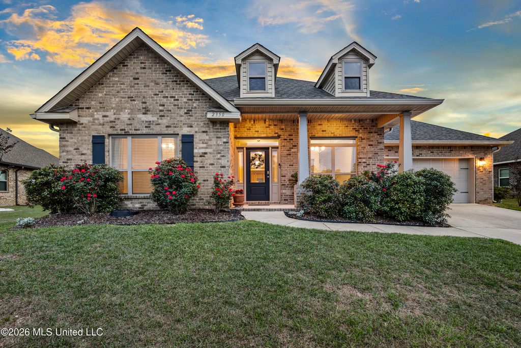 2350 W Clairmont Drive, Semmes, AL 36575