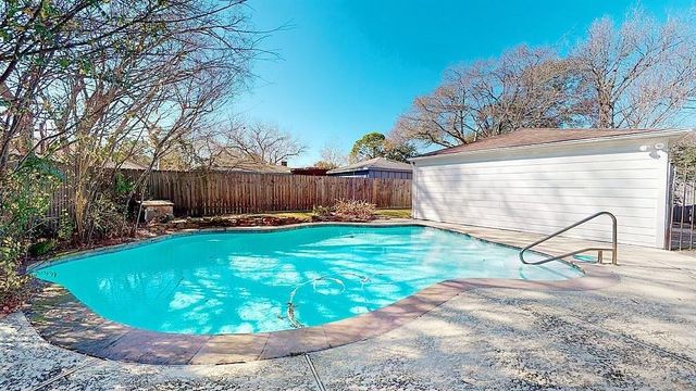 11807 Monticeto Lane, Meadows Place, TX 77477