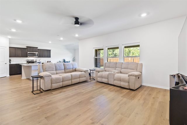 103 Mapleoak Drive, Caddo Mills, TX 75135