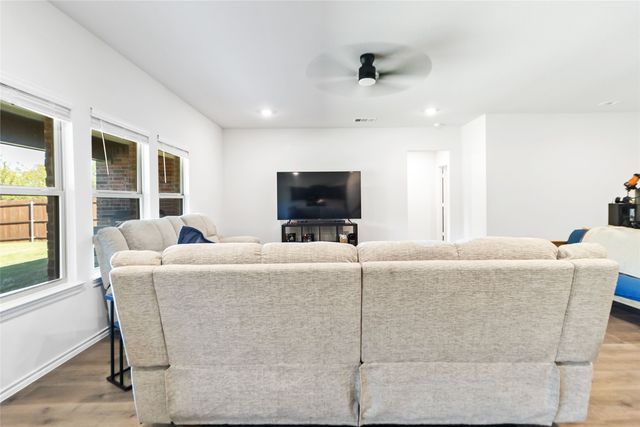 103 Mapleoak Drive, Caddo Mills, TX 75135