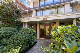210 Allandale Road 1C, Boston, MA 02467